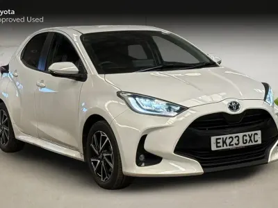 Used Toyota Yaris Hybrid Design 2023 White Hatchback