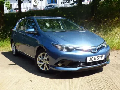 Used Toyota Auris Hybrid
