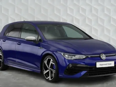 Używany VW Golf VII R 320 KM (235 kW) 2021 Niebieski Hatchback