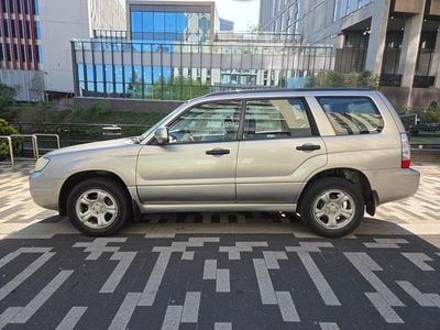 Begagnad Subaru Forester 2006 Grå SUV
