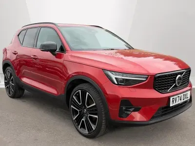 Used Volvo XC40 Ultra 163 HP (119 kW) 2025 Fusion red SUV