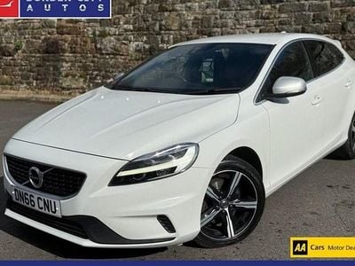 Used Volvo V40 R-Design 152 HP (111 kW) 2016 White Hatchback
