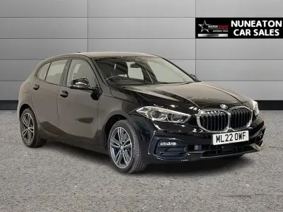 Używany BMW 118 Sport Line 150 KM (110 kW) 2022 Czarny Hatchback