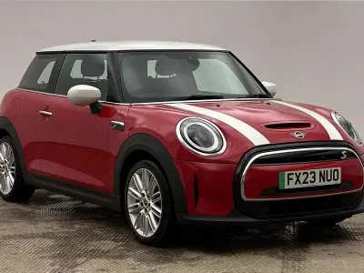 Używany Mini Cooper S Hatch 135 kW (184 KM) 2023 Czerwony Hatchback
