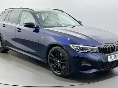 Begagnad BMW 330e M Sport 292 HK (214 kW) 2021 Blå Kombi