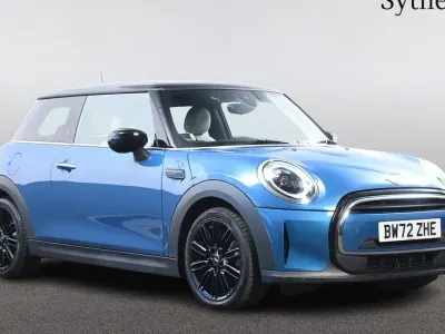 Begagnad Mini Cooper Exclusive 134 HK (98 kW) 2023 Blå Halvkombi