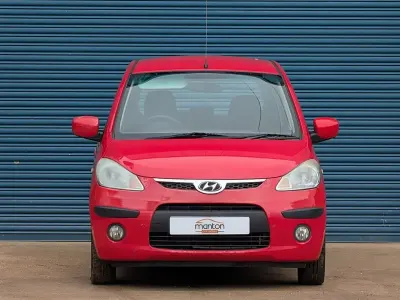 Gebraucht Hyundai i10 78 PS (57 kW) 2009 Rot Kleinwagen