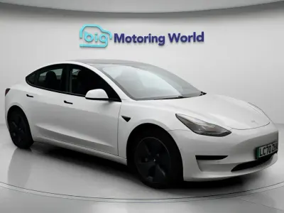 Used Tesla Model 3 Standard Range Plus 239 kW (325 HP) 2020 White Sedan