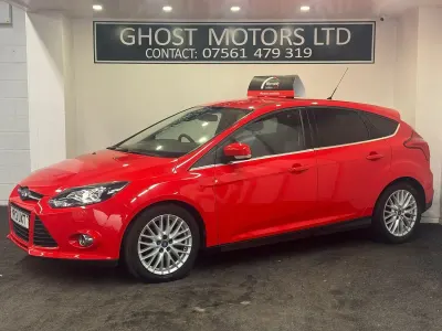 Used Ford Focus Zetec 125 HP (91 kW) 2013 Red Hatchback