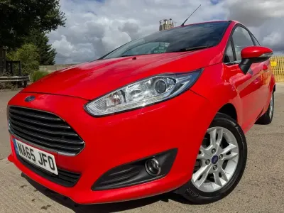 Used Ford Fiesta Zetec 82 HP (60 kW) 2015 Red Hatchback