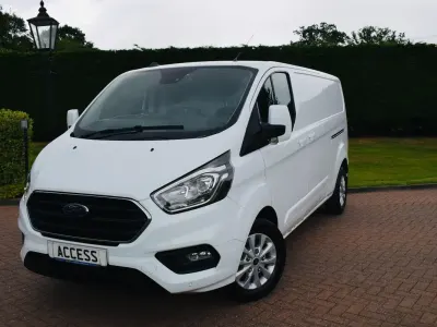 Used Ford Transit Custom Limited 130 HP (95 kW) 2023 White Van