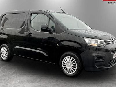 Used Citroën Berlingo 102 HP (75 kW) 2021 White MPV