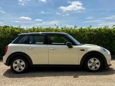 Used Mini Cooper Hatch 2017 White Hatchback