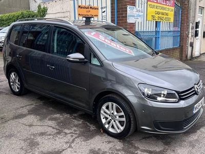 Used VW Touran SE 140 HP (102 kW) 2014 Grey MPV