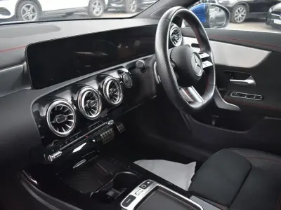 Used Mercedes CLA250 Executive 214 HP (157 kW) 2025 Blue Coupe