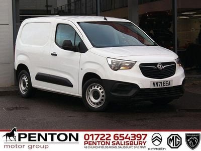 Used Vauxhall Combo Sportive 100 HP (73 kW) 2020 White Van