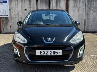 Begagnad Peugeot 308 Active 2013 Svart Halvkombi