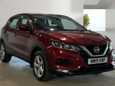 Used Nissan Qashqai Acenta Premium 140 HP (102 kW) 2019 Red SUV