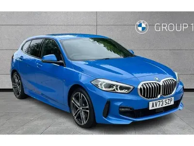 Begagnad BMW 118 M Sport 136 HK (100 kW) 2023 Blå Halvkombi