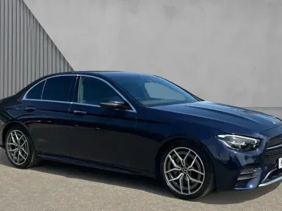 Begagnad Mercedes E200 AMG Line Premium 200 HK (147 kW) 2023 Blå