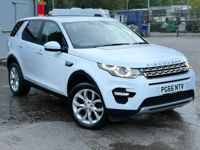 Używany Land Rover Discovery Sport HSE 180 KM (132 kW) 2017 Biały SUV