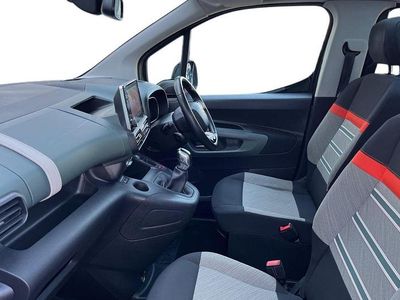 Used Citroën Berlingo XTR 101 HP (74 kW) 2019 Grey MPV
