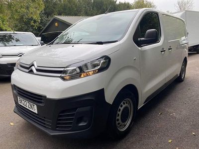Begagnad Citroën Dispatch 2022 Vit Minibuss