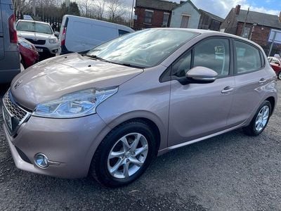 Used Peugeot 208 Active 82 HP (60 kW) 2014 Pink Hatchback