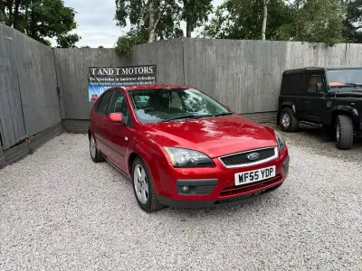 Used Ford Focus Zetec 100 HP (73 kW) 2005 Red Hatchback