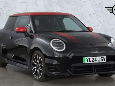 Used Mini Cooper SE Hatch 158 kW (215 HP) 2024 Black Hatchback