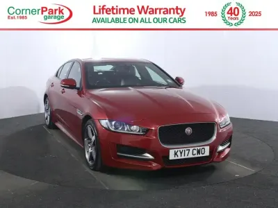 Begagnad Jaguar XE R-Sport 180 HK (132 kW) 2017 Röd Sedan