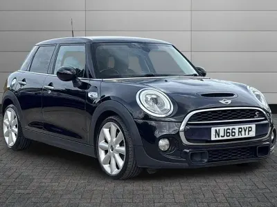 Used Mini Cooper SD Hatch 168 HP (123 kW) 2016 Black Hatchback