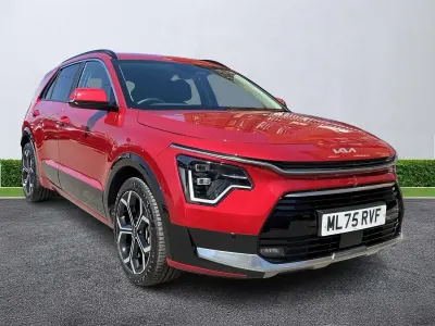 Used Kia Niro 2025 Red SUV