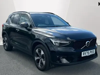 Begagnad Volvo XC40 Plus 197 HK (144 kW) 2025 Svart SUV
