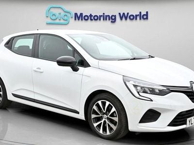 Used Renault Clio V Evolution 145 HP (106 kW) 2023 White Hatchback