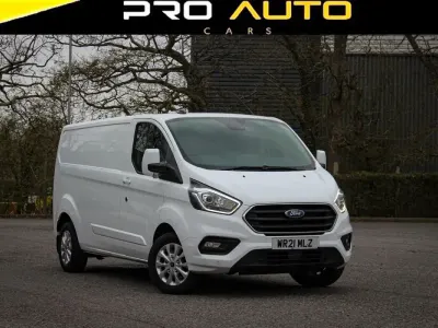 Begagnad Ford Transit Custom Limited 185 HK (136 kW) 2021 Vit Van