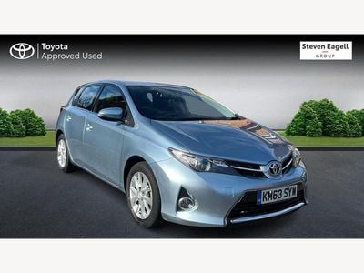 Used Toyota Auris Multidrive S 132 HP (97 kW) 2013 Blue Hatchback
