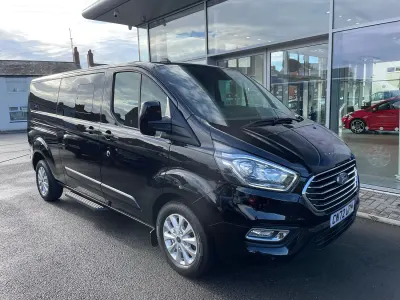 Used Ford Tourneo Zetec 130 HP (95 kW) 2022 Black MPV