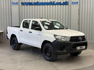 Used Toyota HiLux Active 150 HP (110 kW) 2019 White Pickup