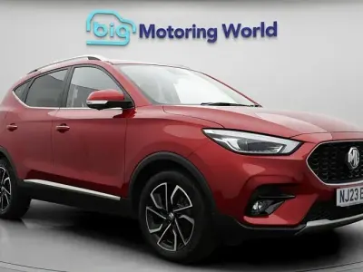 Używany MG ZS Exclusive 106 KM (77 kW) 2023 Czerwony SUV