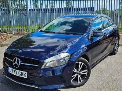 Używany Mercedes A200 Executive 136 KM (100 kW) 2018 Niebieski Hatchback