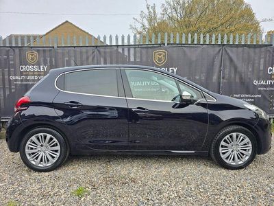 Used Peugeot 208 Allure 82 HP (60 kW) 2016 Blue Hatchback