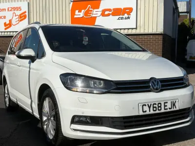 Begagnad VW Touran SEL 150 HK (110 kW) 2018 Vit Minibuss