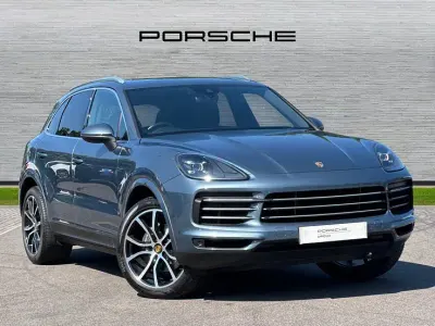 Used Porsche Cayenne 335 HP (246 kW) 2018 Biscay blue SUV