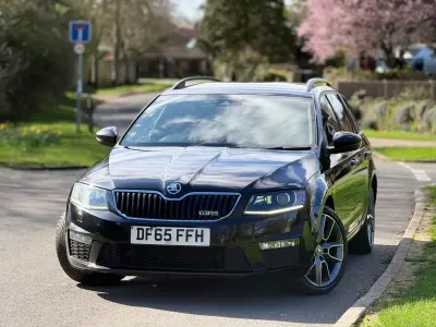 Begagnad Skoda Octavia vRS 2015 Svart Halvkombi