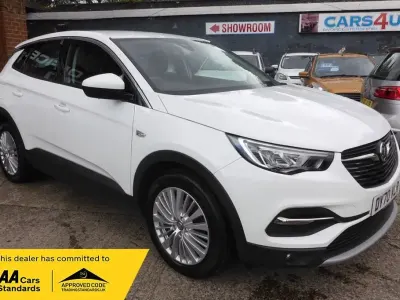 Used Vauxhall Grandland X Business Edition 130 HP (95 kW) 2020 White SUV