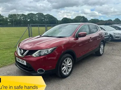 Used Nissan Qashqai Acenta Premium 115 HP (84 kW) 2014 Red SUV