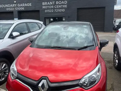 Used Renault Captur Signature 90 HP (66 kW) 2016 Red SUV