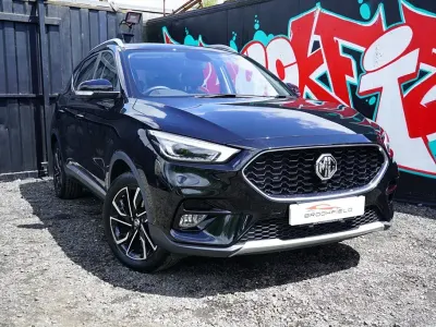 Usado MG ZS Exclusive 111 CV (81 kW) 2021 Negro SUV