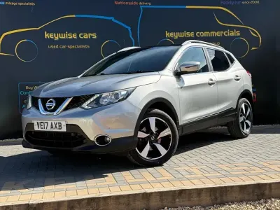 Used Nissan Qashqai N-Vision 110 HP (80 kW) 2017 Silver SUV